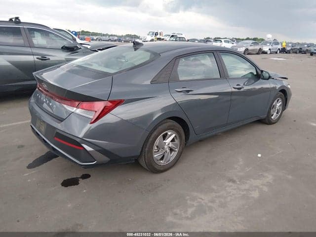 2024 HYUNDAI ELANTRA SE 4