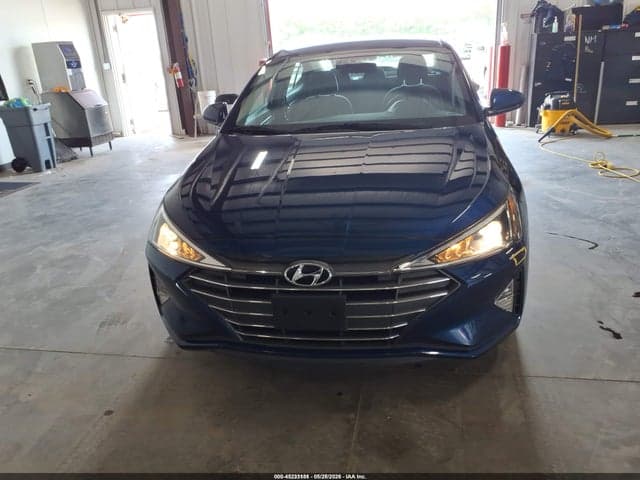 2020 HYUNDAI ELANTRA SE 12