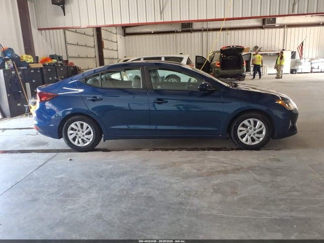 2020 HYUNDAI ELANTRA SE 13