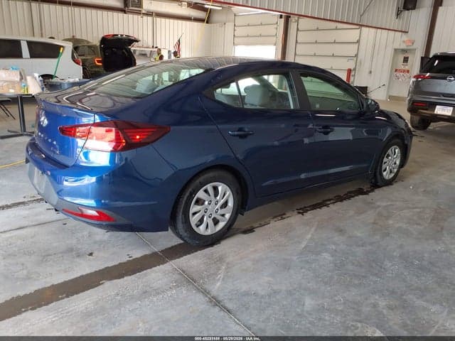 2020 HYUNDAI ELANTRA SE 4