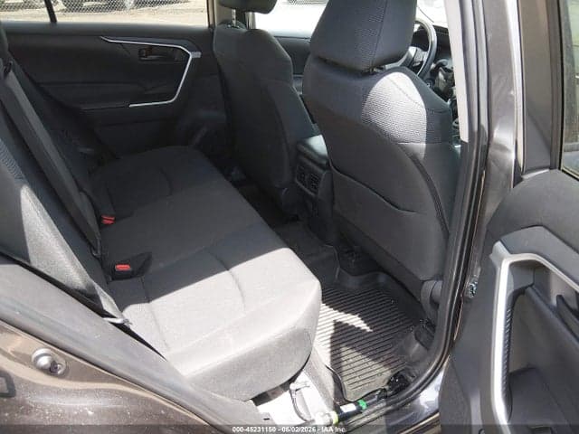 2024 TOYOTA RAV4 LE 8