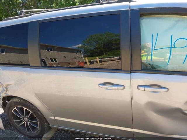 2018 DODGE GRAND CARAVAN GT 8
