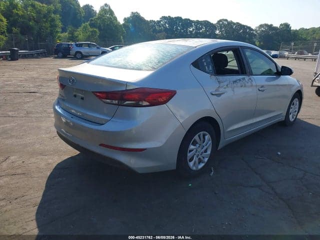 2018 HYUNDAI ELANTRA SE 4