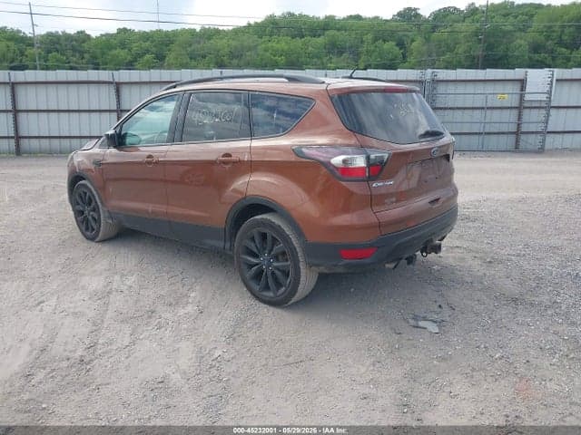 2017 FORD ESCAPE SE 4