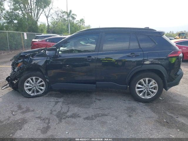 2026 TOYOTA COROLLA CROSS LE 13