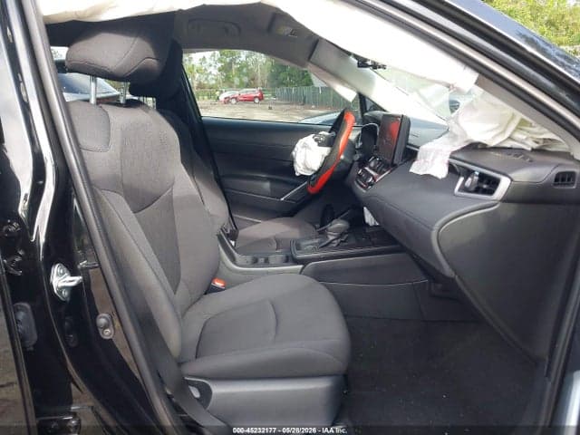 2026 TOYOTA COROLLA CROSS LE 5