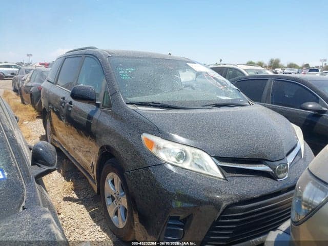 2020 TOYOTA SIENNA LE