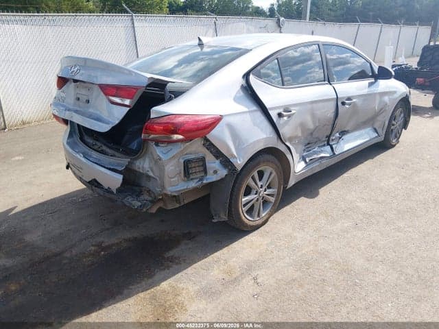 2017 HYUNDAI ELANTRA SE 4