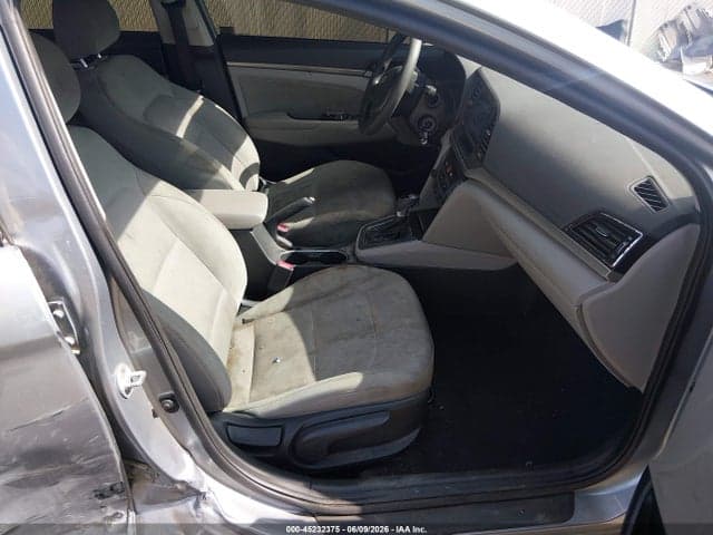 2017 HYUNDAI ELANTRA SE 5