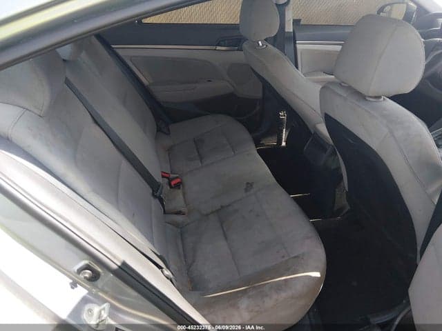2017 HYUNDAI ELANTRA SE 8