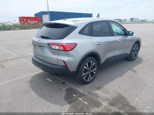 2021 FORD ESCAPE SE 4
