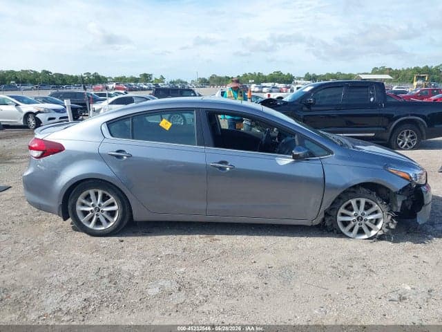 2017 KIA FORTE S 12