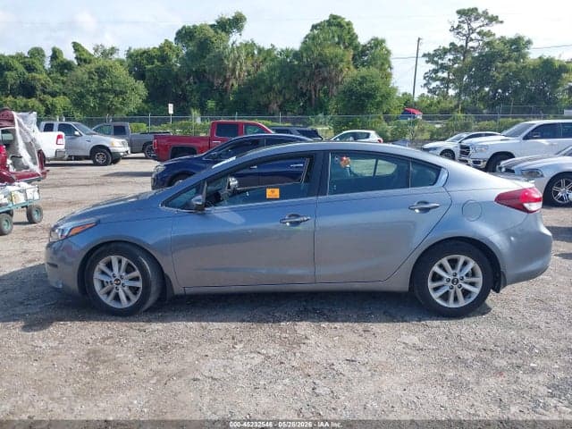 2017 KIA FORTE S 13