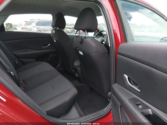 2025 HYUNDAI ELANTRA SE 8