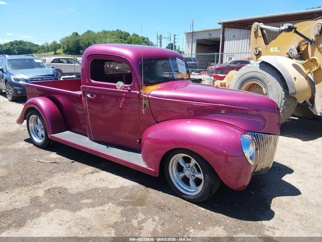 1940 FORD TRUCK