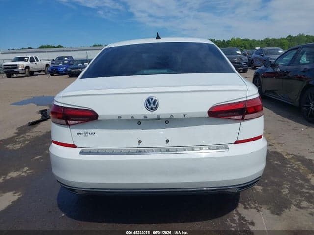 2021 VOLKSWAGEN PASSAT 2.0T SE 17