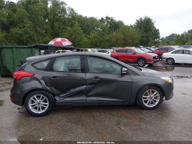 2017 FORD FOCUS SE 13