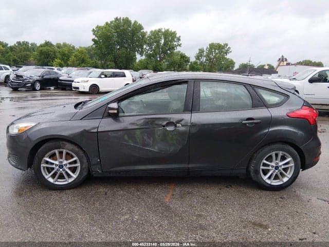 2017 FORD FOCUS SE 14