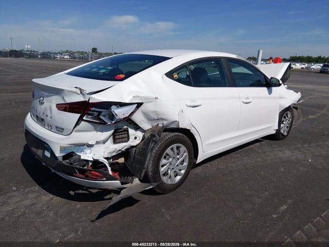 2020 HYUNDAI ELANTRA SE 4