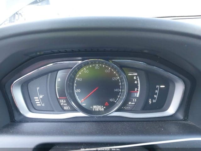 2015 VOLVO XC60 T6 7