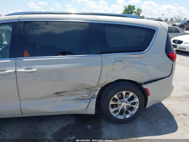 2021 CHRYSLER PACIFICA TOURING L AWD 6