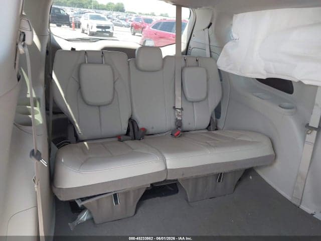 2021 CHRYSLER PACIFICA TOURING L AWD 8