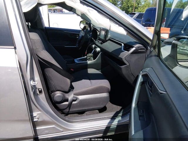 2019 TOYOTA RAV4 LE 5