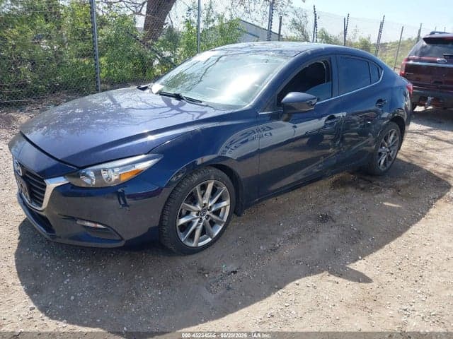 2018 MAZDA MAZDA3 TOURING 2