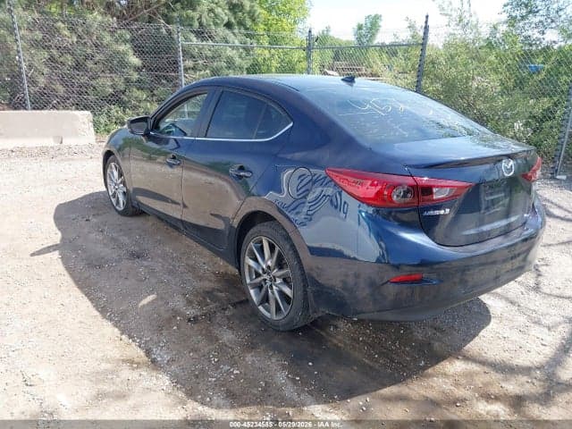 2018 MAZDA MAZDA3 TOURING 3