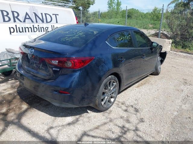 2018 MAZDA MAZDA3 TOURING 4