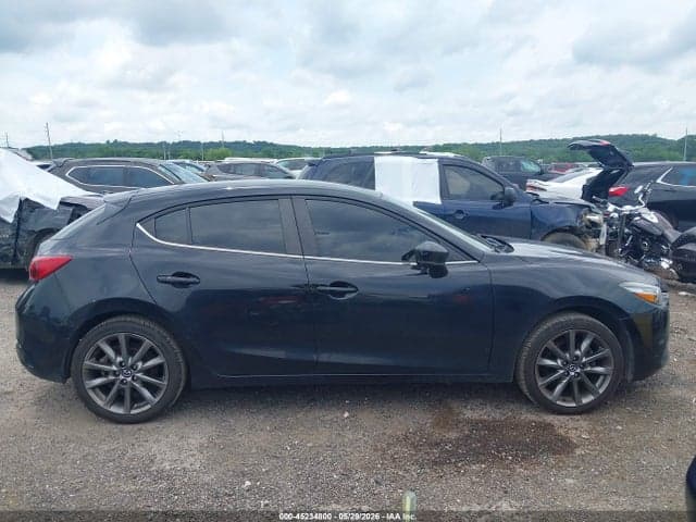 2018 MAZDA MAZDA3 TOURING 13
