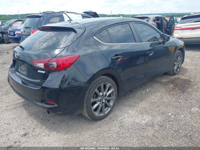 2018 MAZDA MAZDA3 TOURING 4