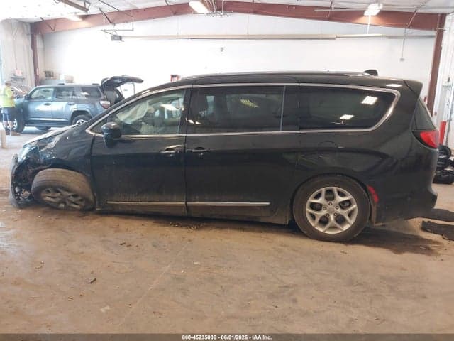 2018 CHRYSLER PACIFICA TOURING L 13