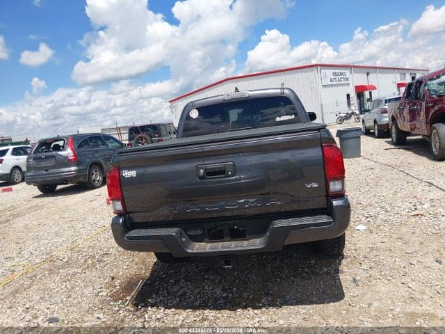 2018 TOYOTA TACOMA TRD SPORT 16