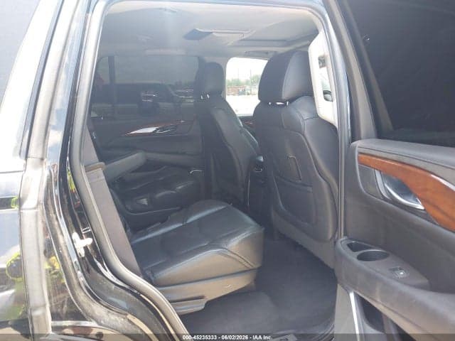 2017 CADILLAC ESCALADE LUXURY 8