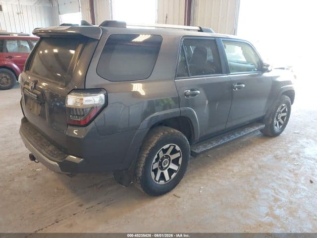 2017 TOYOTA 4RUNNER SR5 4