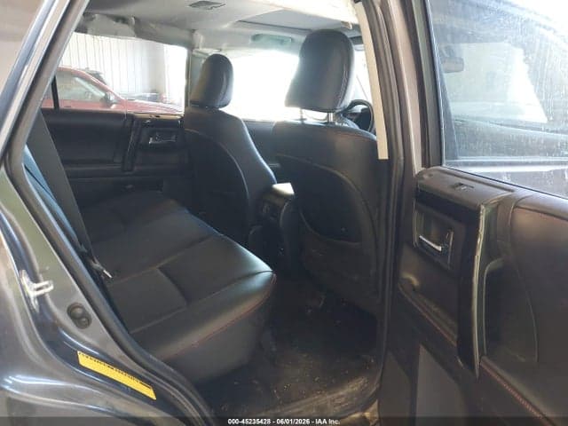 2017 TOYOTA 4RUNNER SR5 8