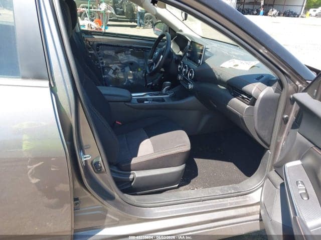 2023 NISSAN SENTRA SR XTRONIC CVT 5