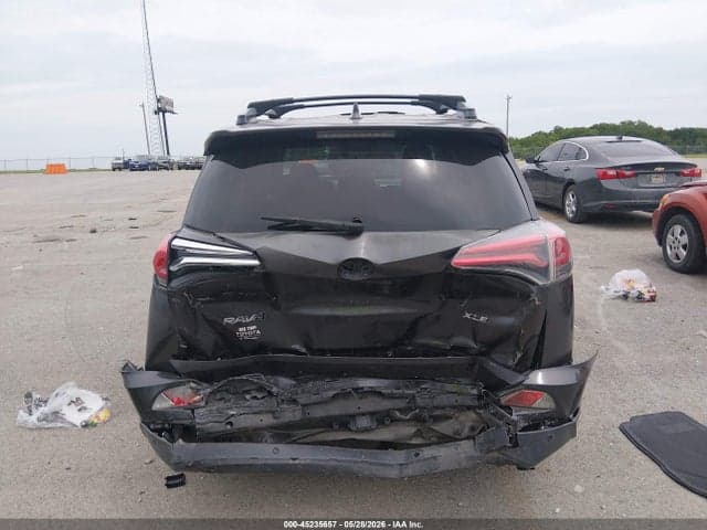 2017 TOYOTA RAV4 XLE 17