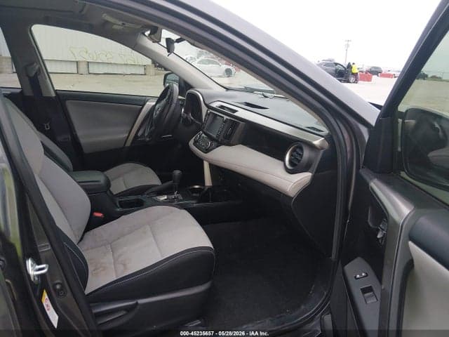 2017 TOYOTA RAV4 XLE 5