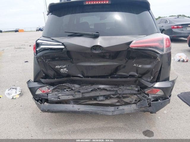 2017 TOYOTA RAV4 XLE 6