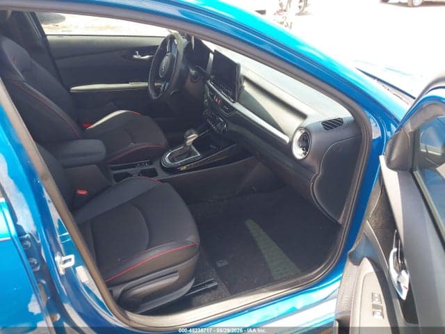 2023 KIA FORTE GT 5
