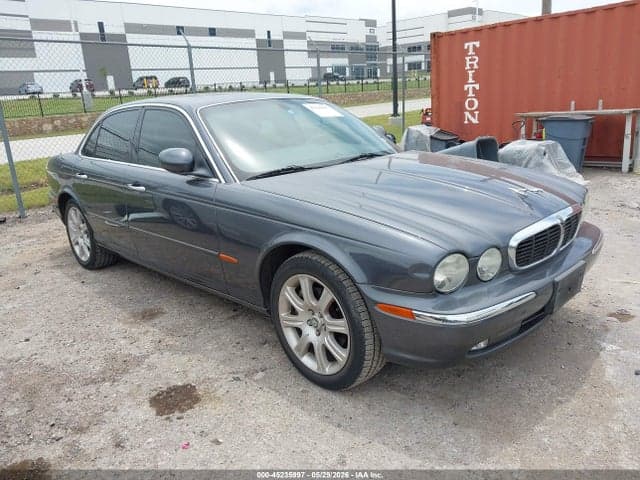 2004 JAGUAR XJ8 1