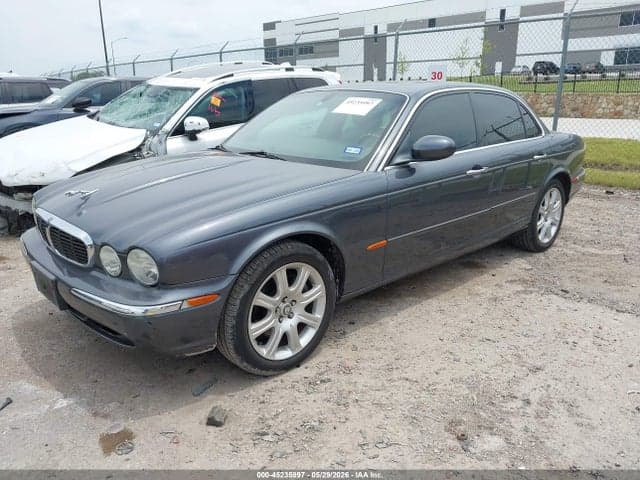 2004 JAGUAR XJ8 2