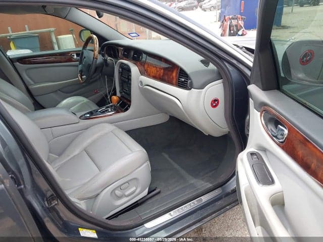 2004 JAGUAR XJ8 5