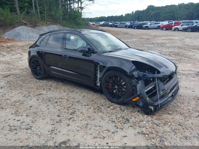 2026 PORSCHE MACAN GTS 1