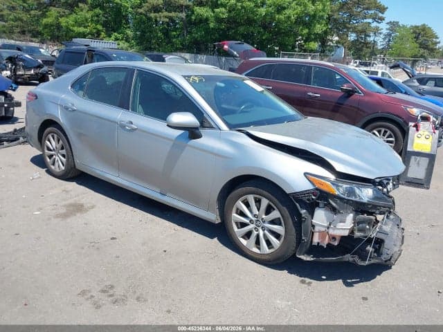 2018 TOYOTA CAMRY LE 1