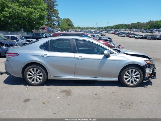 2018 TOYOTA CAMRY LE 14