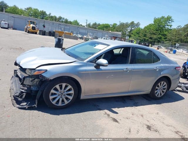 2018 TOYOTA CAMRY LE 15