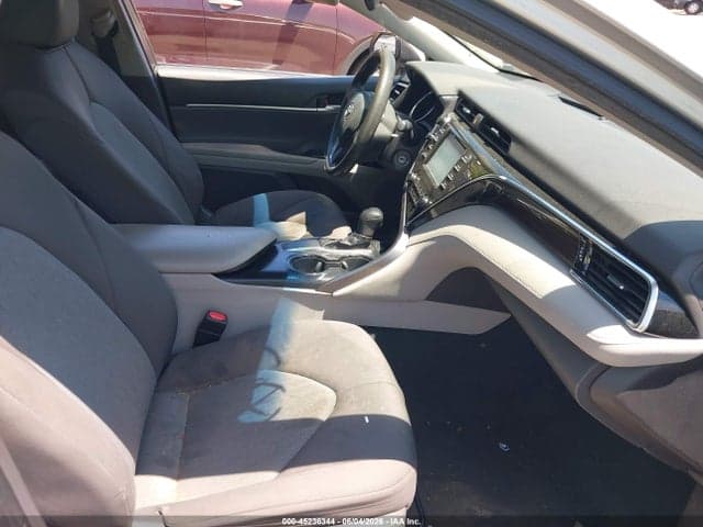 2018 TOYOTA CAMRY LE 5